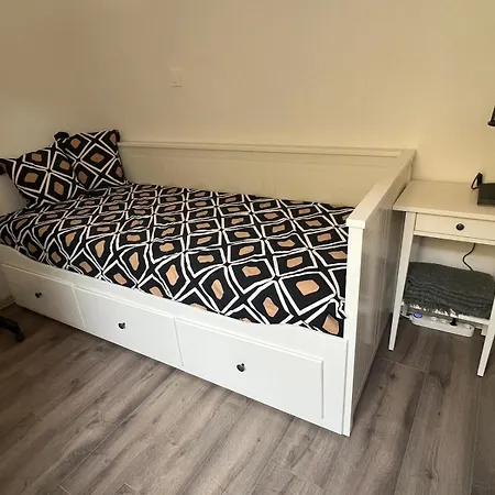 Pet Friendly Cozy Near *