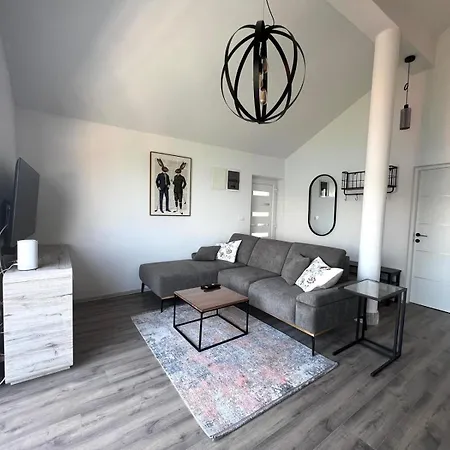 Pet Friendly Cozy Near Donji Karin