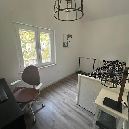 Pet Friendly Cozy Near Donji Karin
