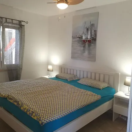 Pet Friendly Cozy Near *
