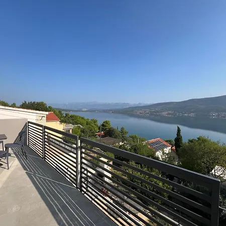 Pet Friendly Cozy Near Apartment *